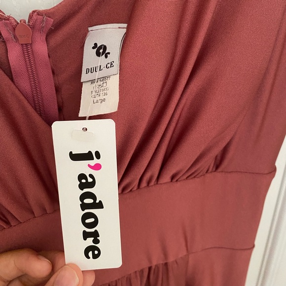 Floor Length V-Neck Dress - Picture 6 of 6